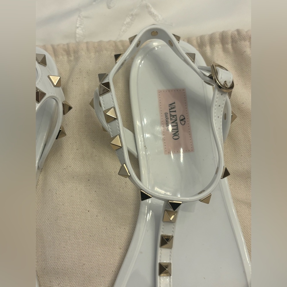 ❤️VALENTINO GARAVANI ROCKSTUD FLAT RUBBER SANDALS❤️ - Picture 7 of 13